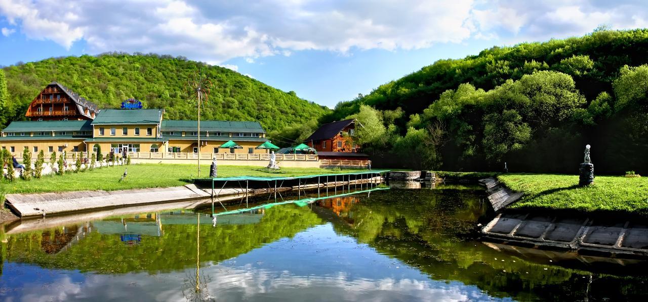 Hotel Perlyna Podillyа Sataniw Exterior foto
