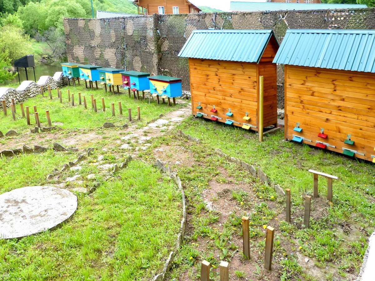 Hotel Perlyna Podillyа Sataniw Exterior foto